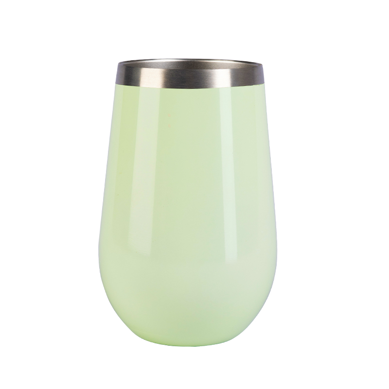 detail of Copa de vino de acero inoxidable con aislamiento al vacío de 12 oz con tapa a presión