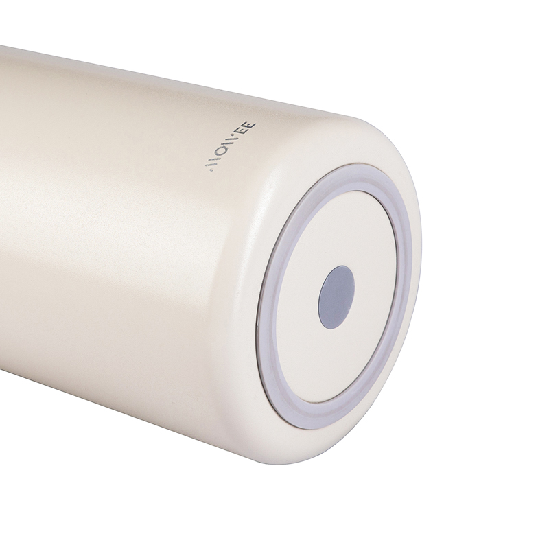 detail of Tarro de comida apilable de 4 niveles todo en uno aislado al vacío de 2,4 l/2,6 l con asa grande para la familia