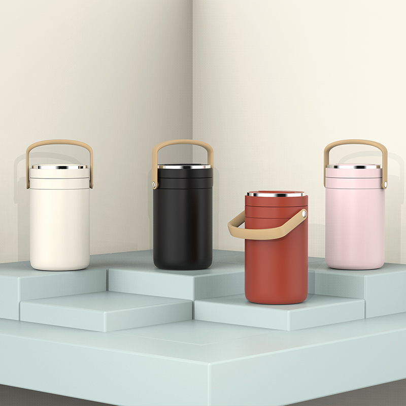 detail of Tarro de comida apilable de 4 niveles todo en uno aislado al vacío de 2,4 l/2,6 l con asa grande para la familia
