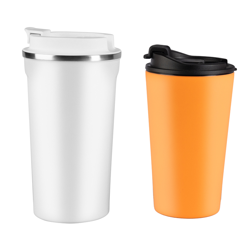 detail of Termo de café de metal aislado de 380 ml con tapa abatible para mantener el frío caliente